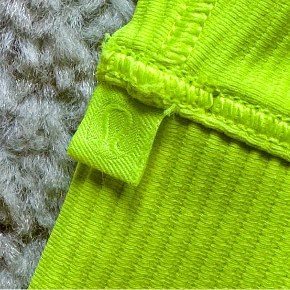 Lululemon Power Pivot Ribbed Tank Top
Electric Lemon - Picture 4 of 5